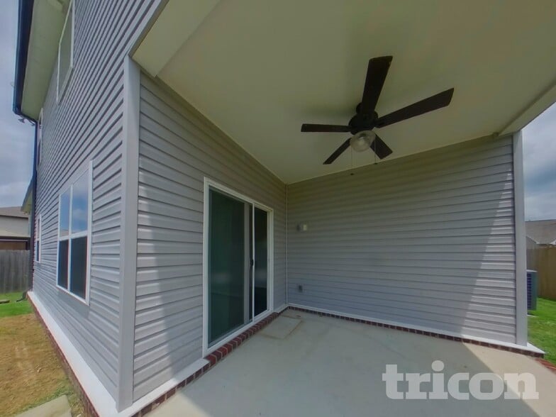 Building Photo - 1023 Solomon Ln