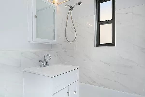 Building Photo - 2244 Bronx Pk E