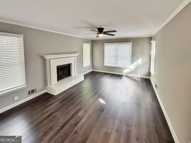 Building Photo - 1840 Cooper Lake Dr SE