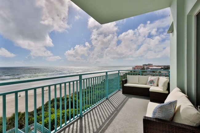 Primary Photo - Oceanfront Condo 2 bed/ 2ba Beautifully Decorated and Furnished