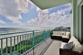 Building Photo - Oceanfront Condo 2 bed/ 2ba Beautifully De...