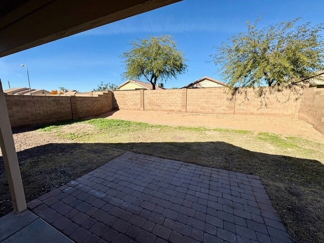 Building Photo - 878 E Graham Ln