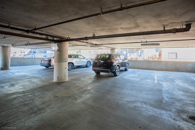 Building Photo - 1309 N Wells St