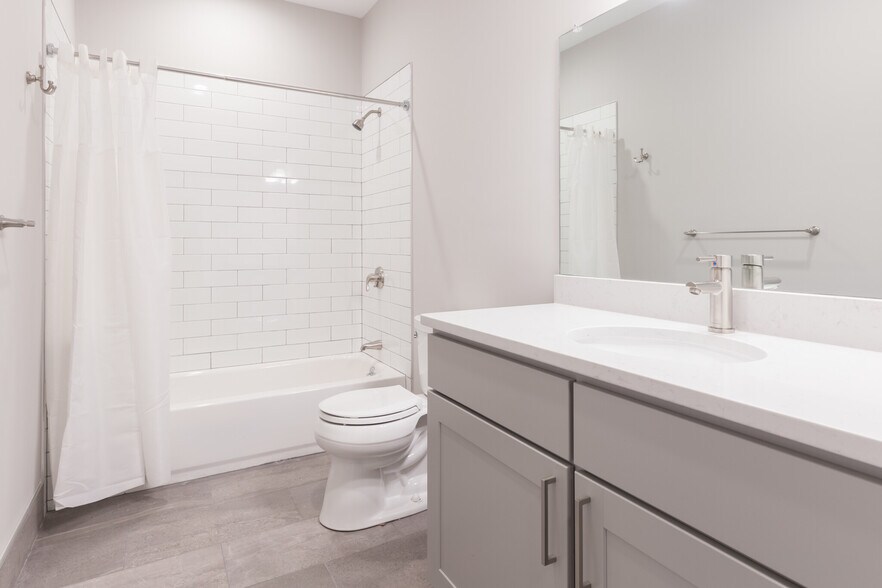 Building Photo - 65 Beech Glen St