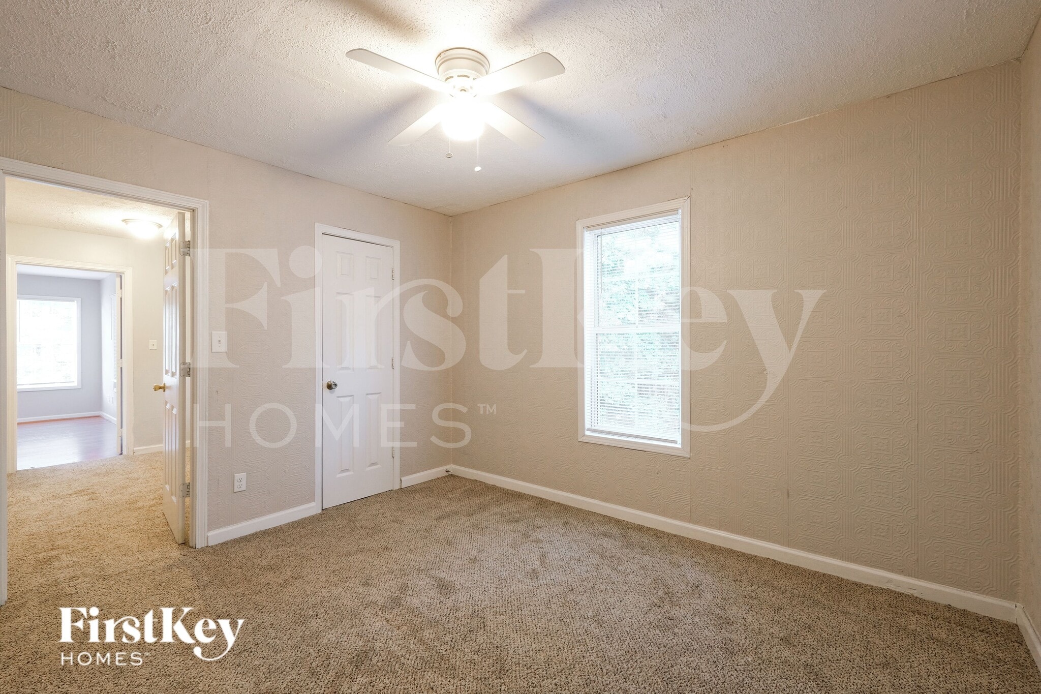 Building Photo - 3810 Riversong Dr NW