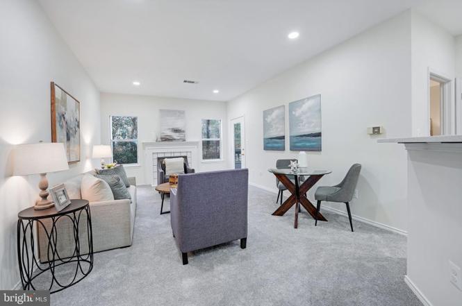 Building Photo - 4405 Sedgehurst Dr