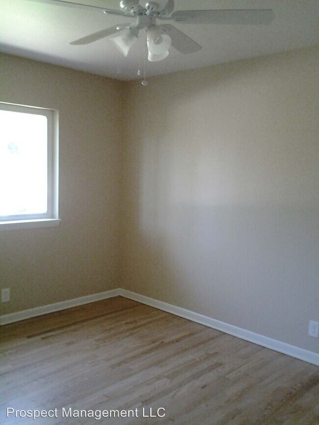 Building Photo - 5345 N Mohawk Ave