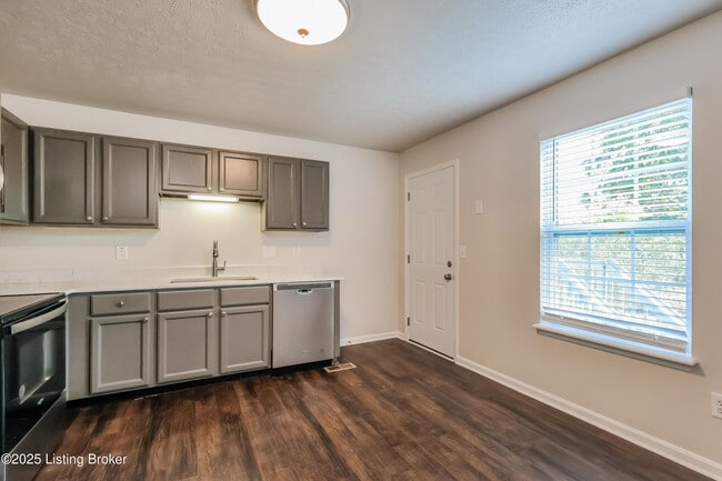 Building Photo - 4121 Mimosa View Dr