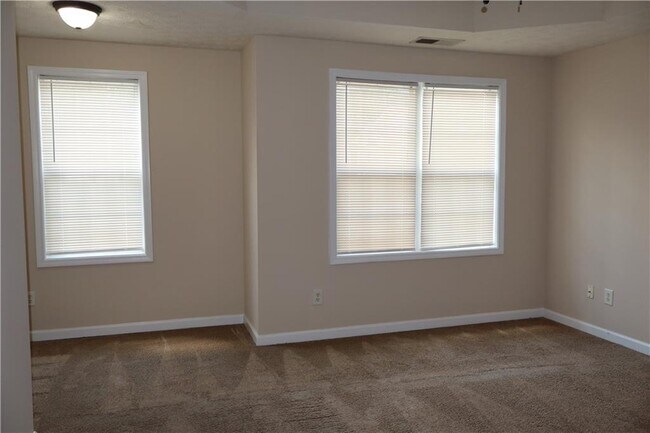 Building Photo - 176 Rivergate Ct