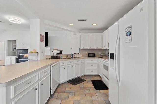 Building Photo - 467 Pinnacle