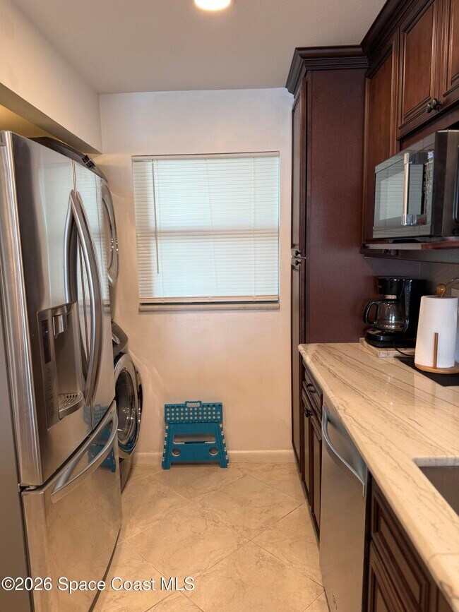 Building Photo - 201 International Dr