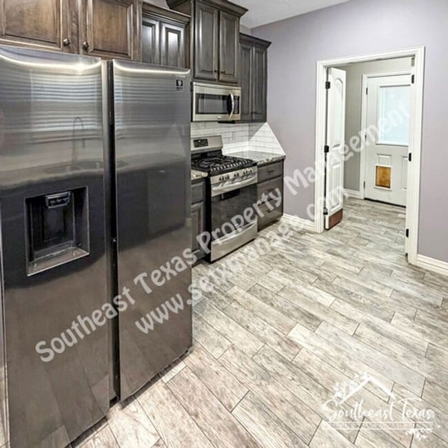 Building Photo - 2424 Ave C