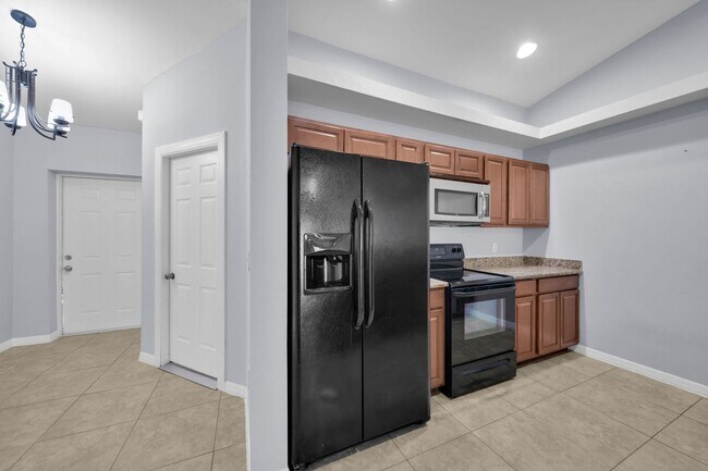 Building Photo - 1619-1621 SW 33rd St- Duplex