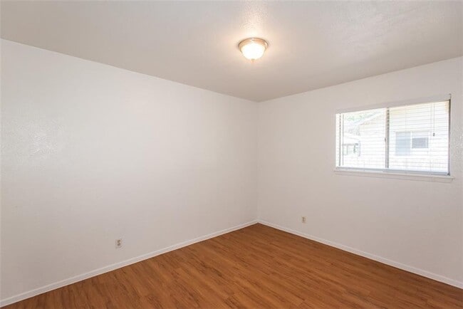 Building Photo - 9007 Little Walnut Pkwy