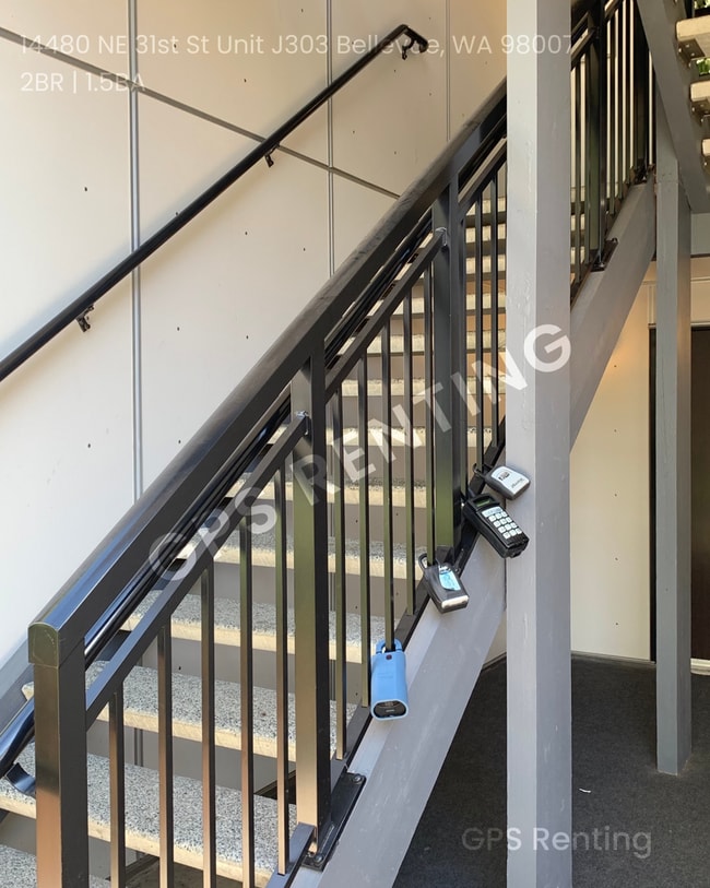 Building Photo - Just Steps from Microsoft – Spacious 2 Bed...