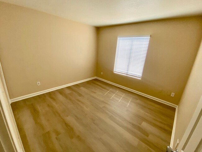 Building Photo - Phoenix 2 Bed 2 Bath Condo Near Airport an...