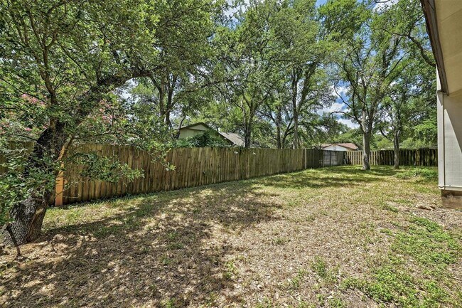 Building Photo - 8903 Piney Point Dr