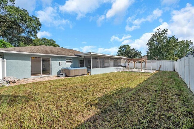 Building Photo - 1520 Windmill Pointe Rd