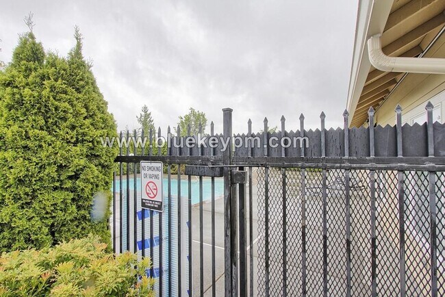 Building Photo - 1 Bed, 1 Bath Condo in Bethany Village wit...