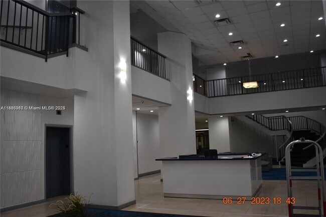 Building Photo - 13499 Biscayne Blvd