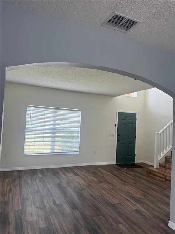 Building Photo - 401 Mallard Way