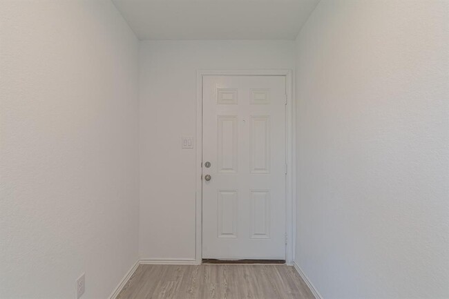 Building Photo - 6406 Reuben Kemper