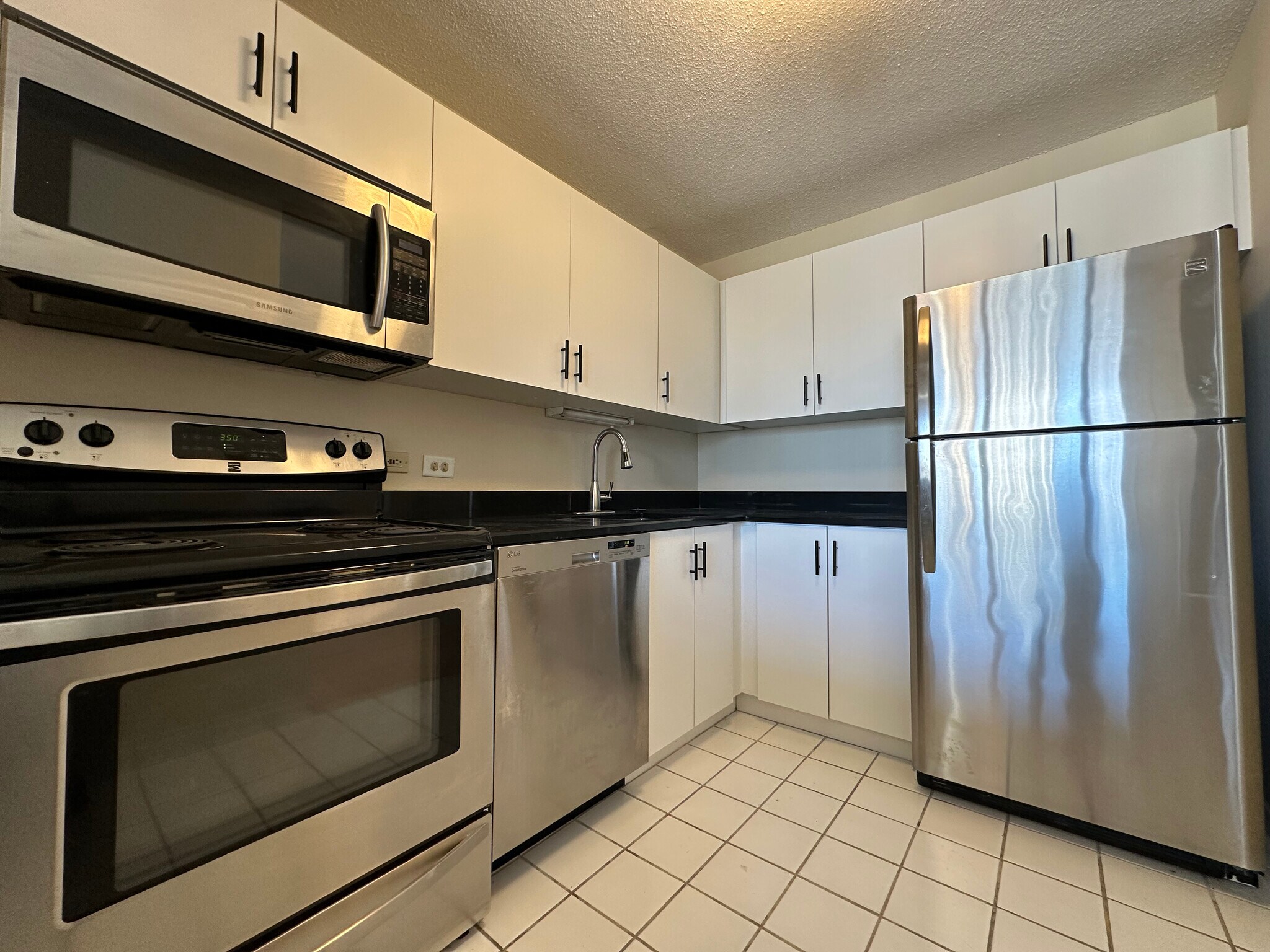 Building Photo - 405 N Wabash Ave