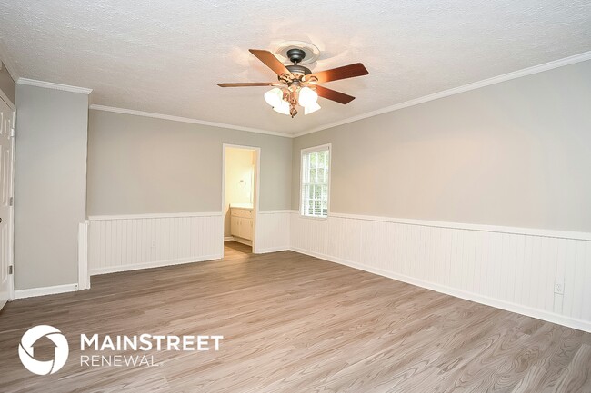 Building Photo - 220 Carmichael Rd