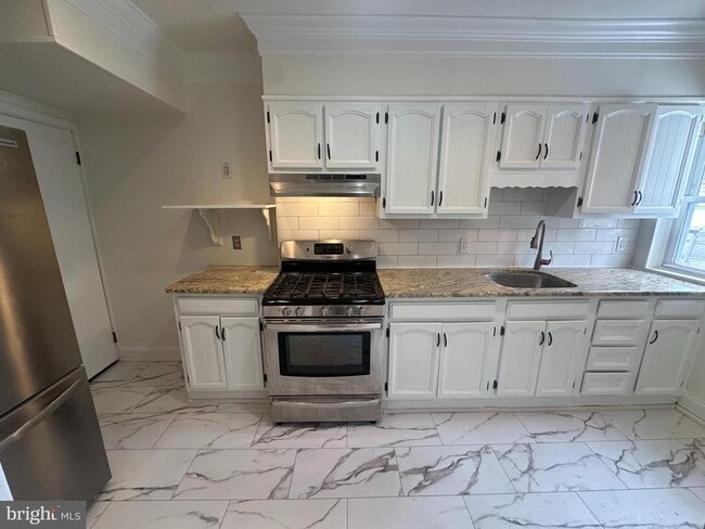 Building Photo - 613 Geddes St