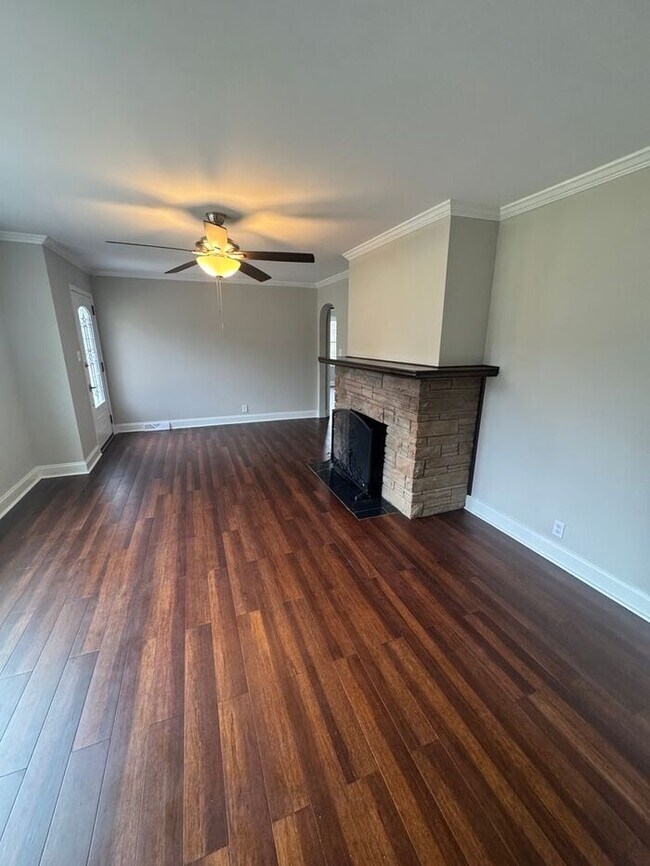 Building Photo - 4 bedroom 2.5 bath with large yard and in ground pool