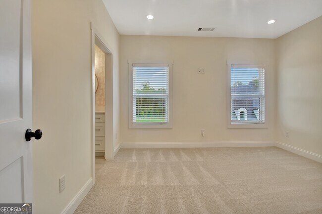 Building Photo - 255 Cicely Wy