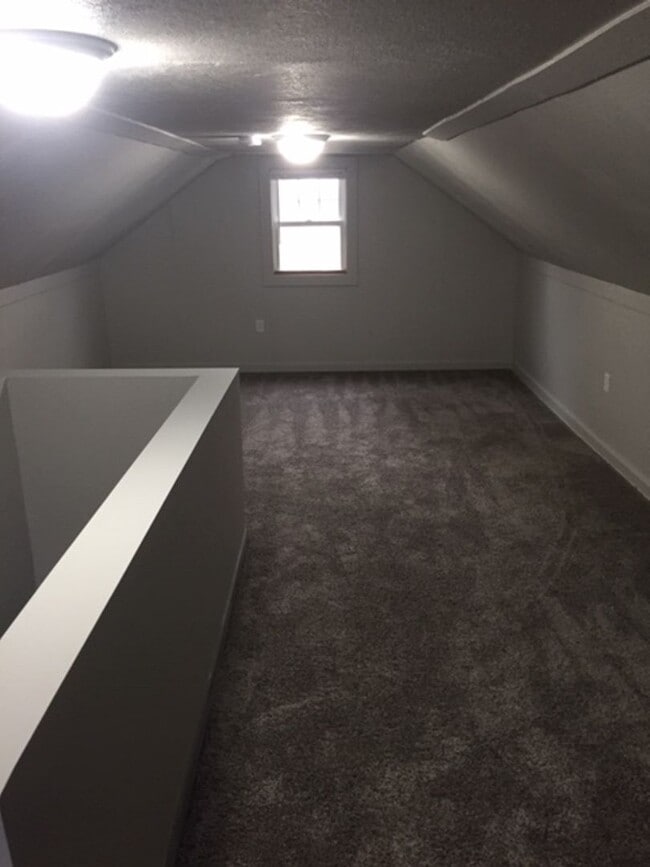 Building Photo - Fully Updated 3 Bedroom 1 Bath House for Rent