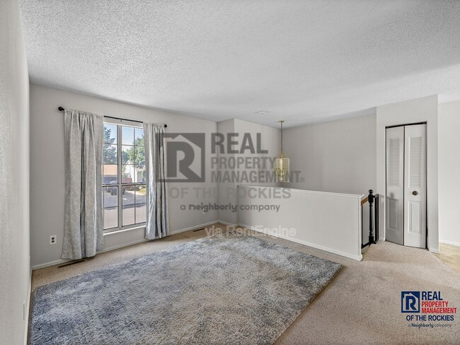 Building Photo - 412 Towhee St