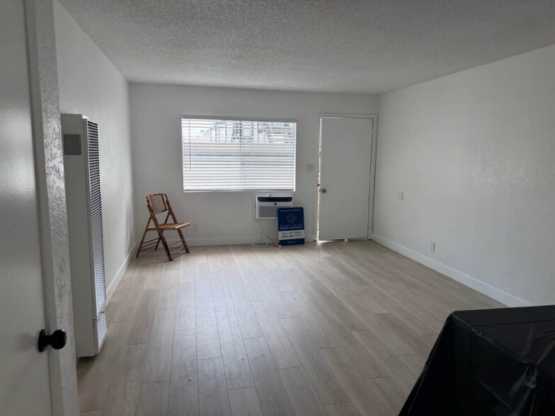 Building Photo - 5776 Rostrata Ave