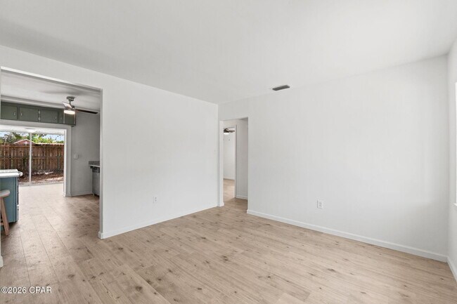 Building Photo - 708 Cactus Ave