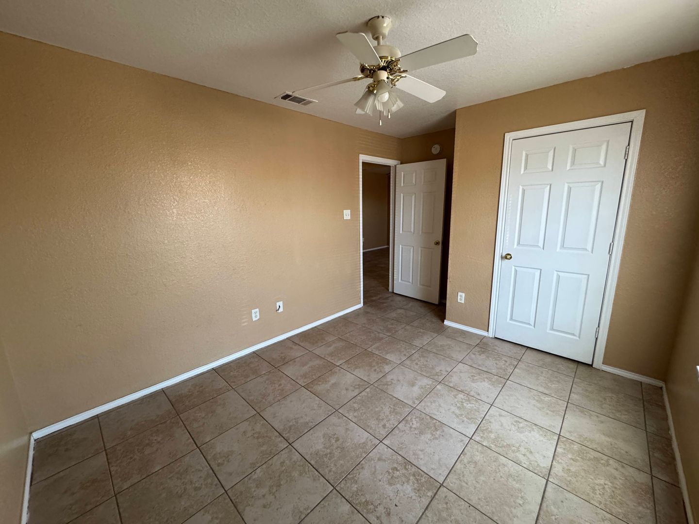 Building Photo - 3203 Toledo Dr