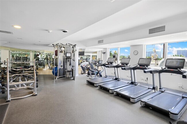 Building Photo - 3200 N Ocean Blvd