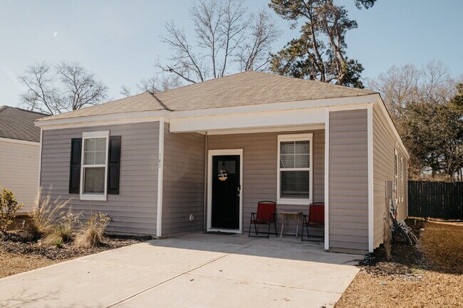 Building Photo - 3 bedroom/2 Bath One Level home in Goose Creek