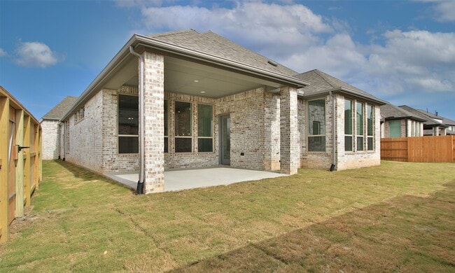 Building Photo - 23715 Fernbriar St