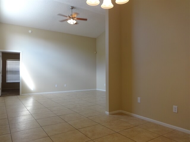 Building Photo - 96 Knights Hollow Dr