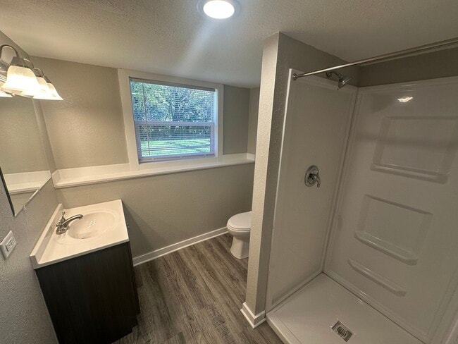 Building Photo - 1301 Lizabeth Ln