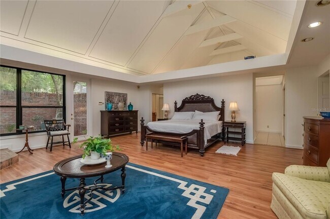 Building Photo - 5951 SW 21st Avenue Rd