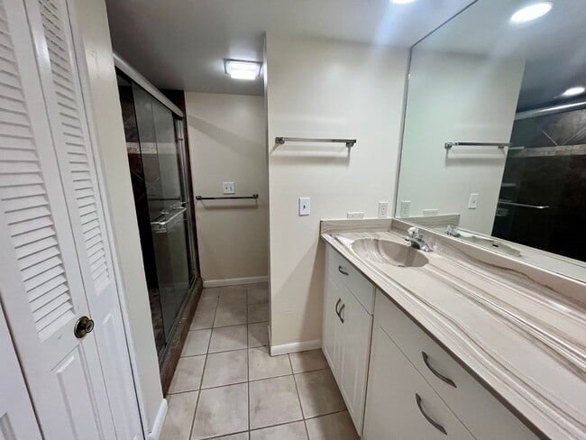 Building Photo - 3490 N Key Dr