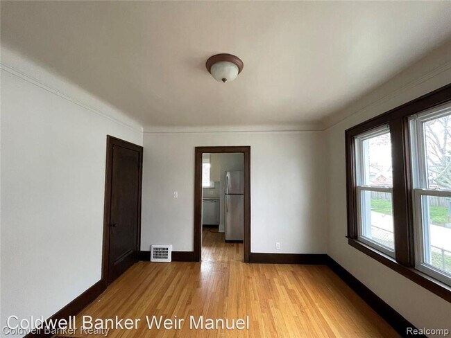 Building Photo - 3 br, 1.5 bath House - 337 Orange Street