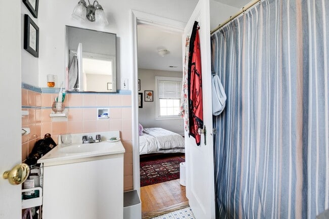 Building Photo - 4524 Fitzhugh Ave