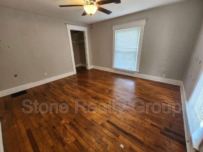 Building Photo - 1208 S 7th St