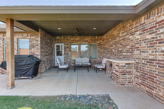 Building Photo - Stunning 4-Bedroom with 3 Full Baths & 3 Car Garage in Charming Brooke Heights!