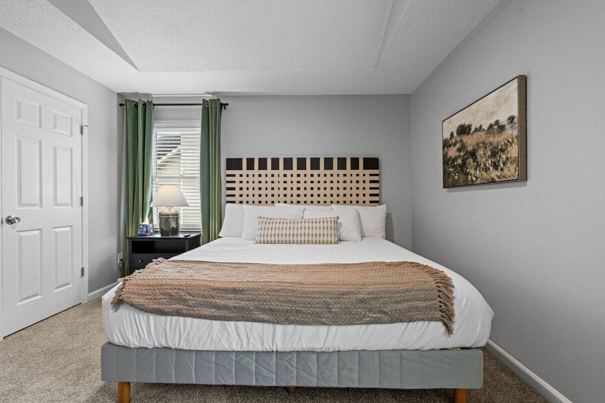 Building Photo - 13 Huntcliff Dr