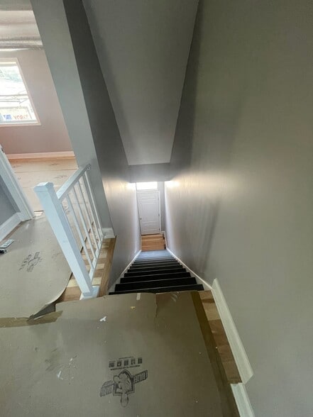 stairs to front door - 1231 Pennsylvania Ave