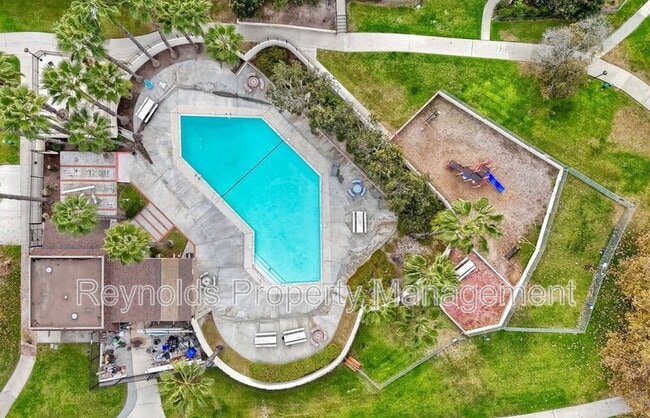 Building Photo - 6814 Camphor Ln